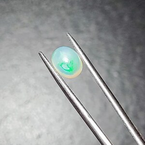 Jedna sztuka-AAA Naturalny Opal Etiopski -0,90 crt i 6*5*3 mm - kup teraz 107