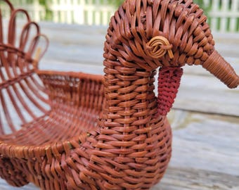 Chicken Basket Hen Bird Shaped Woven Boho Cottagecore Grandmacore Country Farmhouse