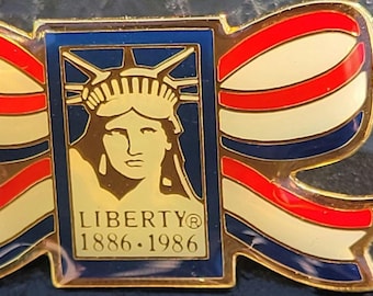 USA Statue of Liberty Centennial Pin Brooch Patriotic Red White and Blue