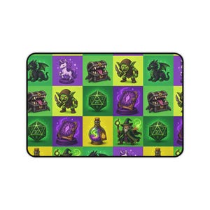 Könnte beinhalten: Eine rechteckige Schreibtischunterlage mit einem sich wiederholenden Rastermuster aus Fantasy-Symbolen, darunter grüne Drachen, violette Einhörner, Schatztruhen, Goblins, zwanzigseitige Würfel, leuchtende Zauberbücher, Zaubertrankflaschen und Zauberer.