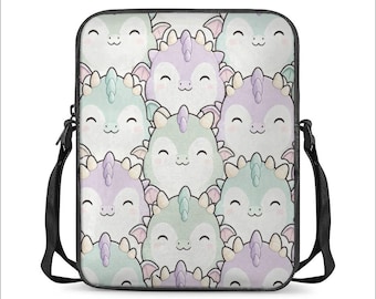 Pastelkleurige drakenschoudertas, leesgrage DnD-cadeau, gezellige crossbody-tas, schattige DM-fantasytas