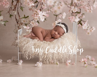 So tiny. #cute #newborn #pictures #cuddly #babies #photos #ideas