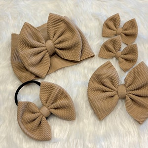 LC Bows in Tan