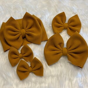 LC Bows in Mustard