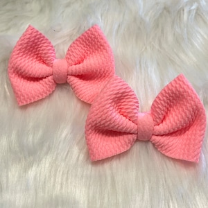 LC Bows in Neon Pink