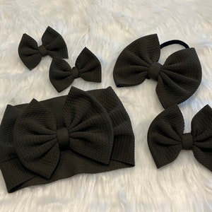LC Bows in Olive Green