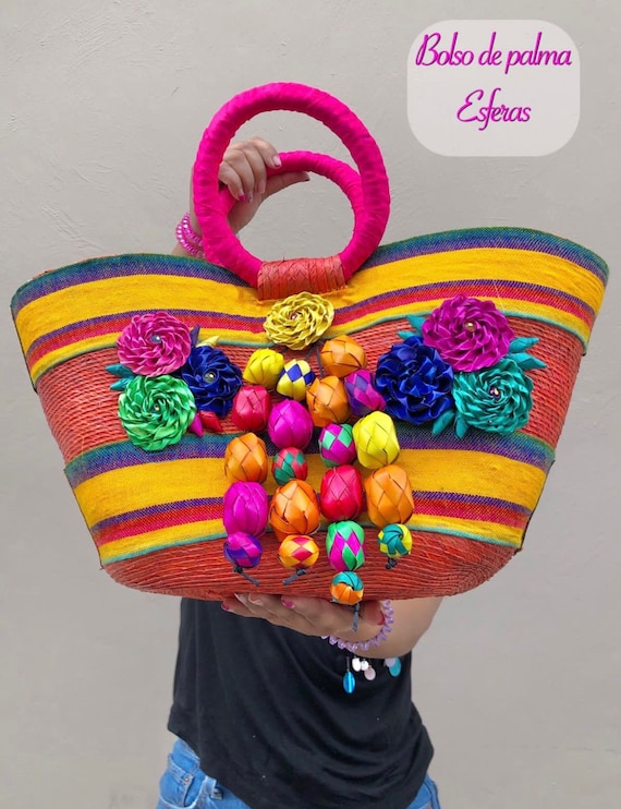 T-Shirt Bolso de Flores Branca - BE CHIC