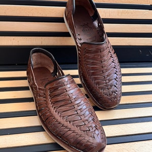 Handmade leather footwear for men ~ Mexican Huaraches for men ~ Leather shoes for men ~ Mexican leather footwear for men.