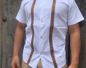 Hermosa Guayabera artesanal hombre. Guayabera 100% algodón. Camisa con botones tejido mexicano. Camisa formal fiesta mexicana. Boda mexicana