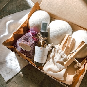 Eco-Dryer Bundle | Zero-Waste Laundry Dryer Set with Pure Essential Oil Wool Dryer Ball Mist | Sustainable, Health-Conscious Gift Box