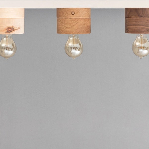 Dimmbare Deckenleuchte aus Eichenholz im skandinavischen Design. Handgemachte Deckenlampe aus Holz für Wohnzimmer, Schlafzimmer und Flur