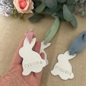 Étiquette cadeau lapin personnalisée / Cadeau de Pâques / Étiquette cadeau en argile / Décoration cadeau de Pâques / Décoration suspendue de Pâques / Amant de Pâques