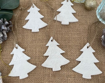 Set of 5 - Textured White Christmas Tree Clay Decoration | Christmas Ornament | Christmas Gift Wrapping Present