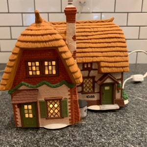 Dept 56:  Cobb Cottage, Dickens Village Series, Department 56, RETIRED DEPT 56