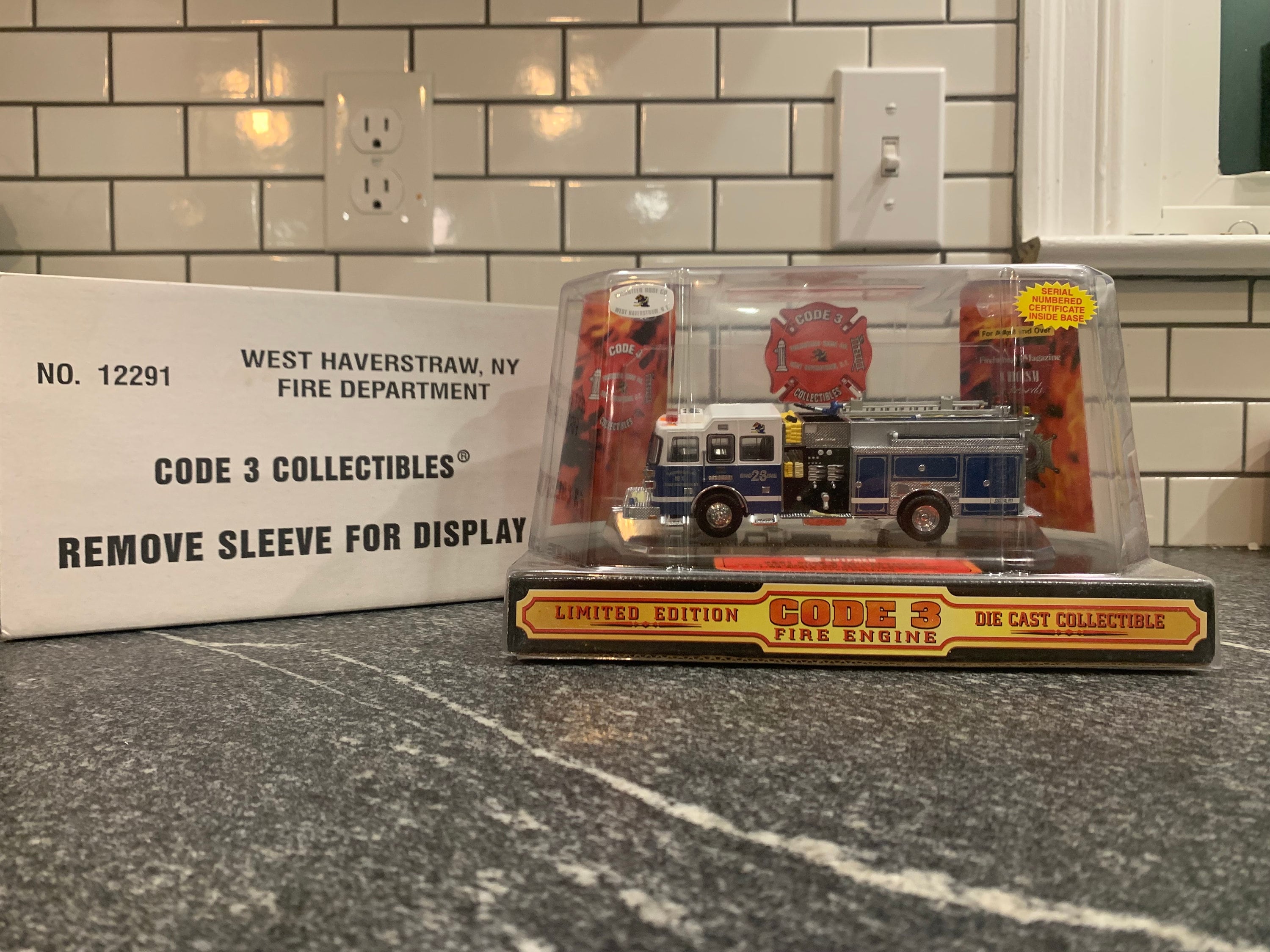 Code 3 Collectible Chief's Edition #5 LTI LDA & Suburban