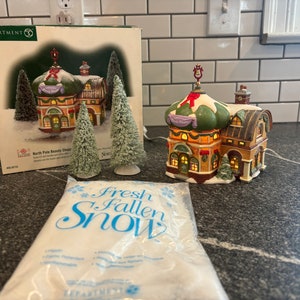 Dept 56: North Pole Beauty Shoppe, North Pole Village, Department 56, Vintage North Pole, Vintage Department 56, Lighted House