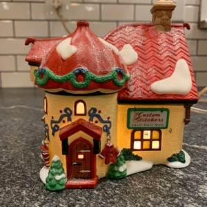 Dept 56: Custom Stitchers, North Pole Series, Department 56, RETIRED DEPT 56