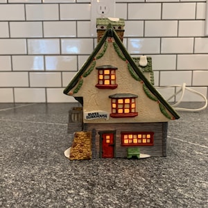 Dept 56:  Elf Bunkhouse, North Pole Series, Department 56, RETIRED DEPT 56