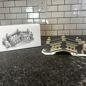 Dept 56: Lionhead Bridge, Dickens Village, Department 56, RETIRED DEPT 56