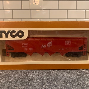 Tyco Non-Operating Burlington Hopper Car - Vintage HO Scale Model Train