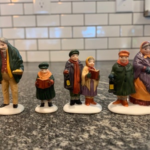 Dept 56: Carolers on the Doorstep, Dickens Village Series, Department 56, RETIRED DEPT 56