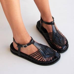 Handmade Black Leather Fisherman Sandals, Women’s Flat Summer Shoes,Boho Beach Slip On, Gladiator Sandals,Huarache Leather Sandals