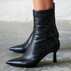 SHOBOO Women's Square Toe Ankle Boots Chelsea Chunky Block Heel Booties  with Side Zipper Black : Amazon.ca: Clothing, Shoes & Accessories