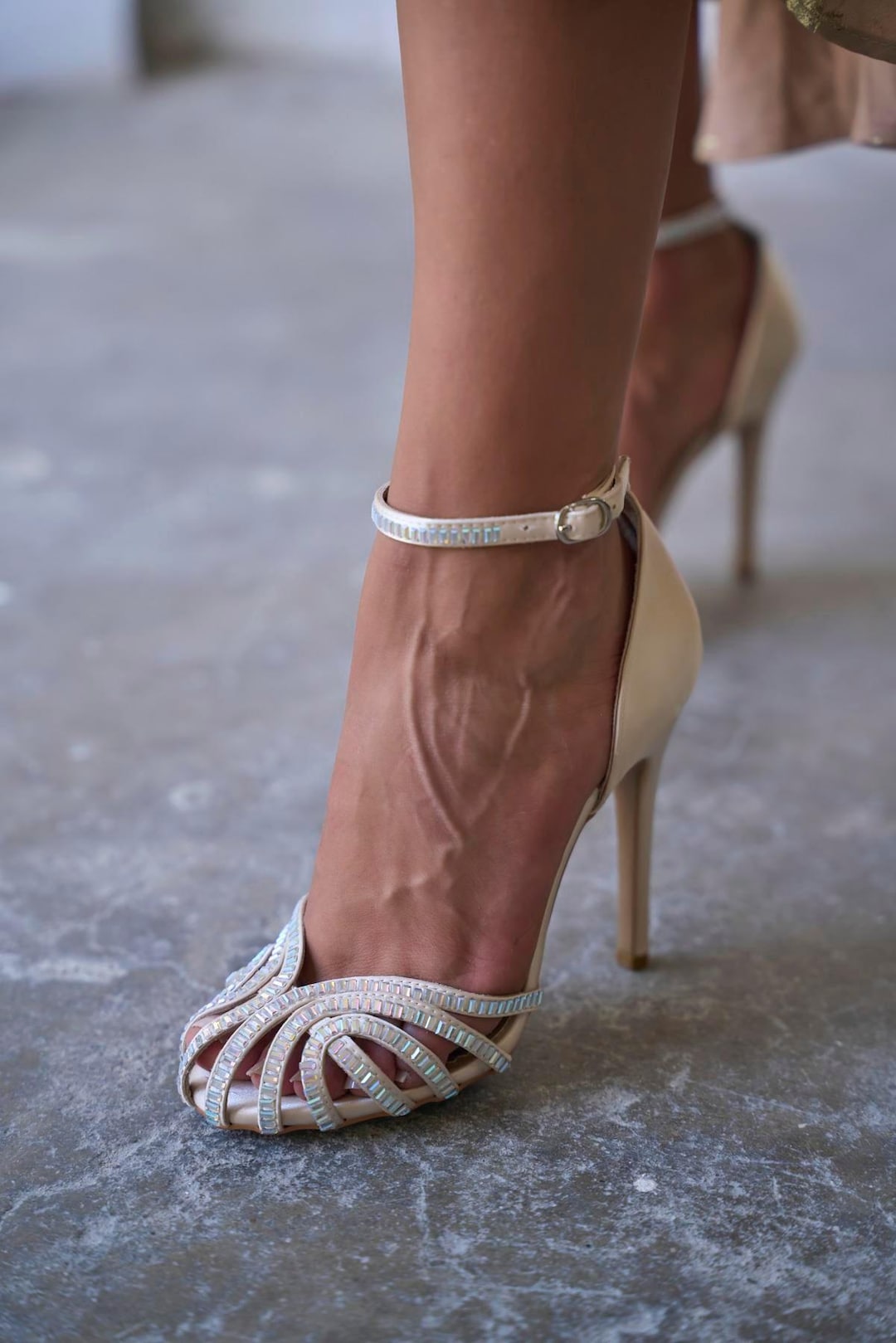 Fuß High Heels Im Alltag Tragen Beige Satin High Heels Mit