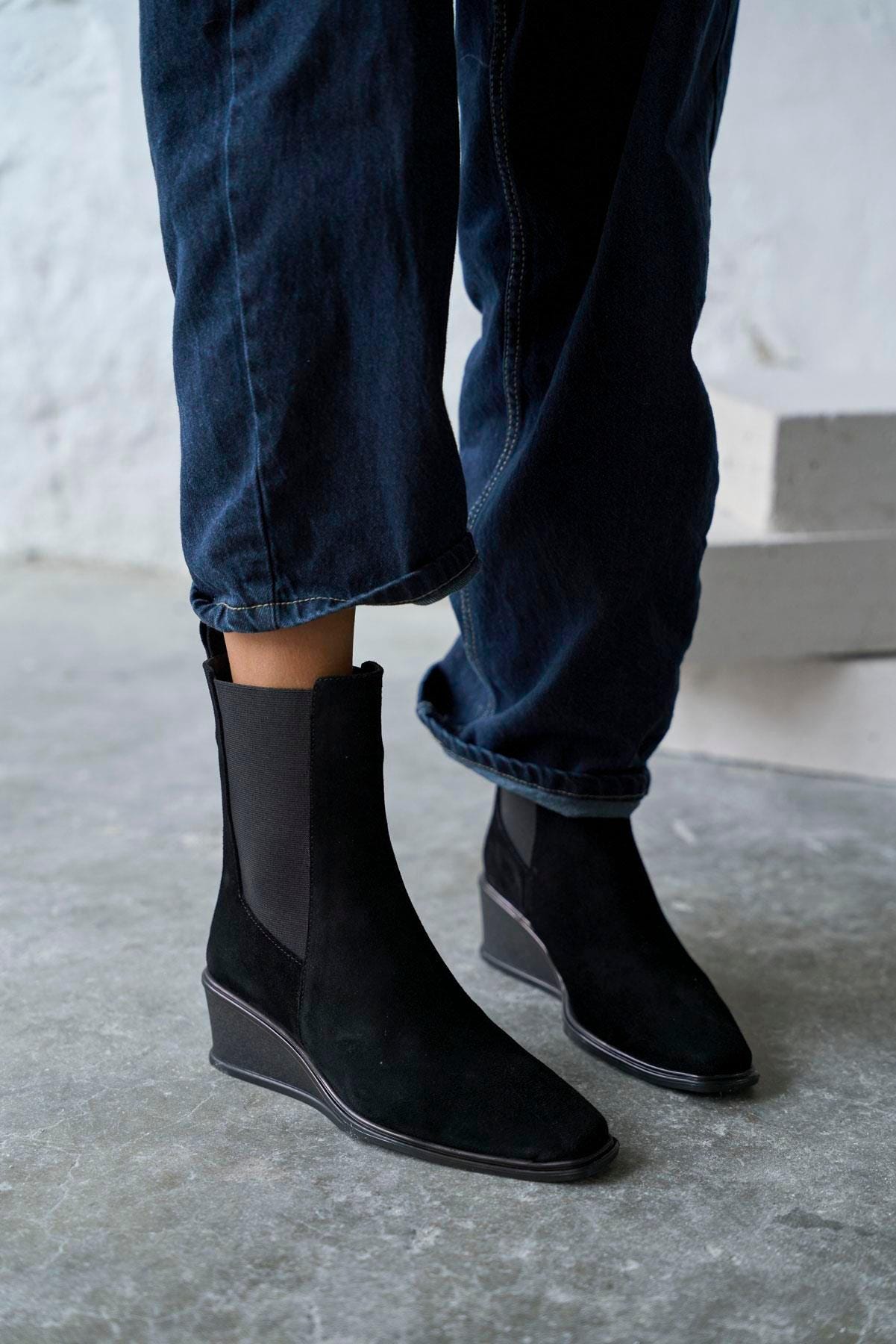 Wedge ankle boots