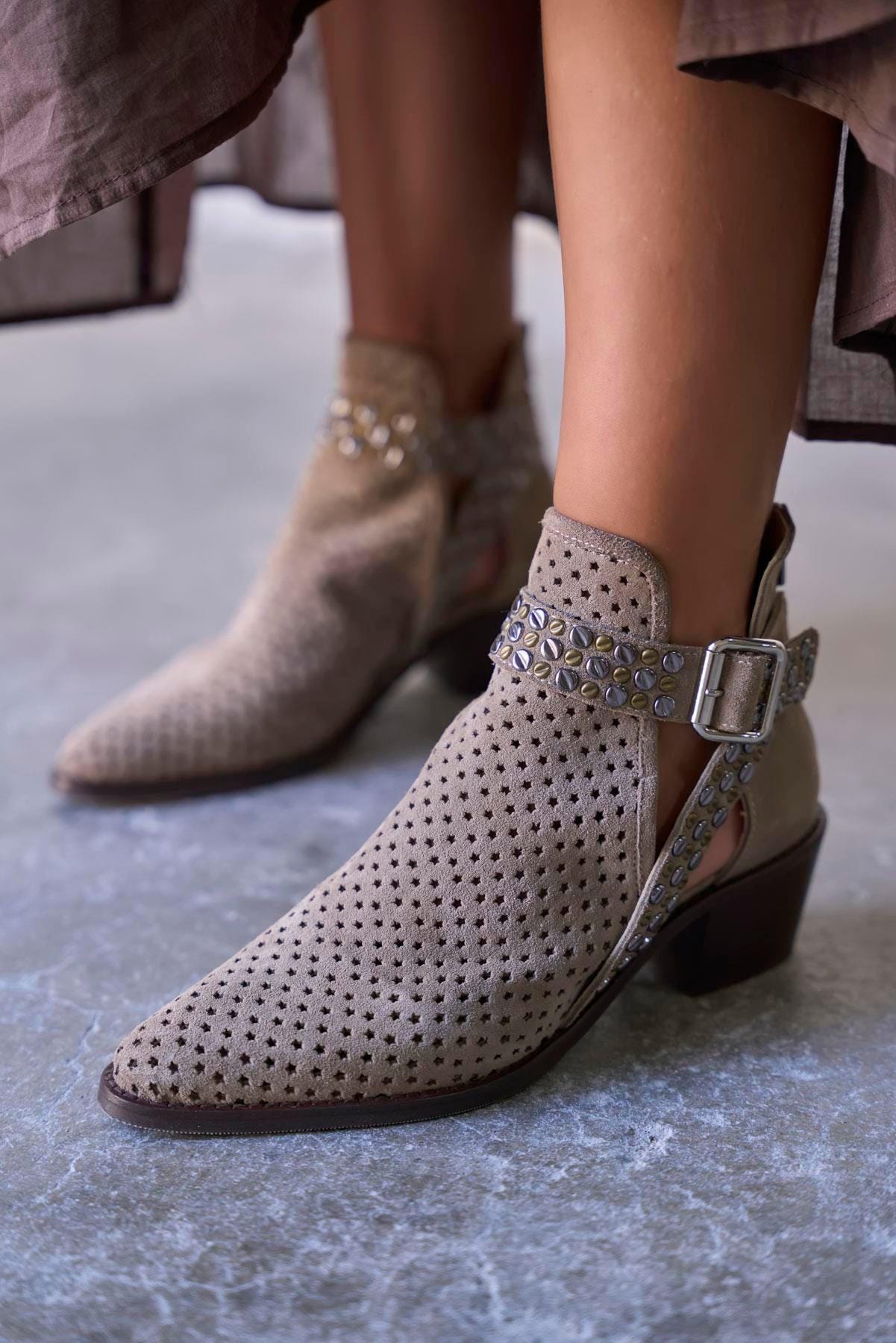 Leather Botines Imitacion Micuir Black Leather Ankle Boots, Size 38