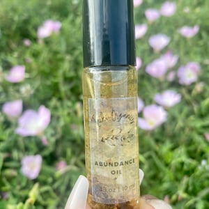 Abundance oil with Citrine Crystals|  Intention Oil for Manifesting | Money oil | Prosperity oil | Ritual oil | Fortune oil | Lucky oil