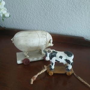 Vintage Resin Carved Pig/Hog on Wheels, Holstein Cow on Wheels, Pull String, Folk Art, Rustic Farmhouse Decor, OINK/MOO