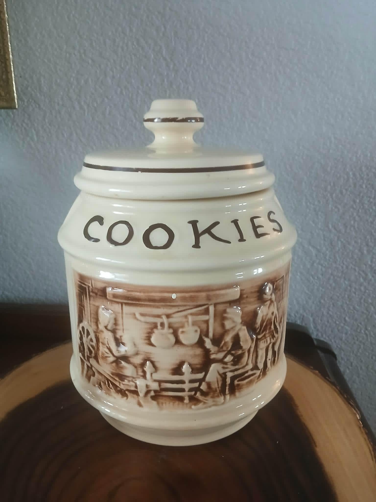 【1950s-1960s USA vintage】クッキージャー ムーンシャイン 1950s “Cow Jumped Over the Moon” Cookie Jar. What type cookies are