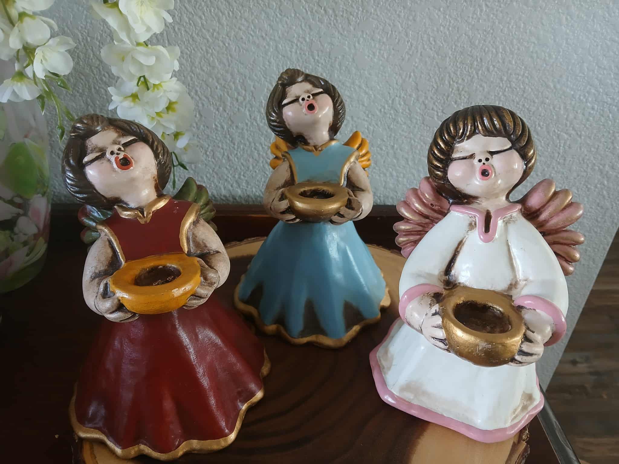 THUN - Figura Presepe Donna Vendemmiatrice Con Uva In Ceramica Dipinta A Mano, Multicolore, 8 Cm