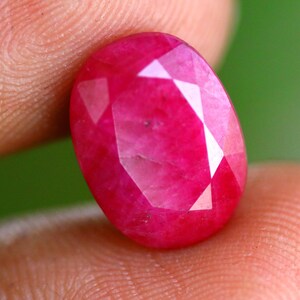 AAA+ Natural Blood Red Ruby 5.75 Ct oval Cut Loose Gemstone Use Making Ring & Jewellery 12.5x9x5 mm