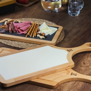 Eiffel gravierte Käsebrett aus Marmor, individuelles Schneidebrett, Charcuterie Brett, Marmor- und Holzbrett, weißes Corian-Schneidebrett