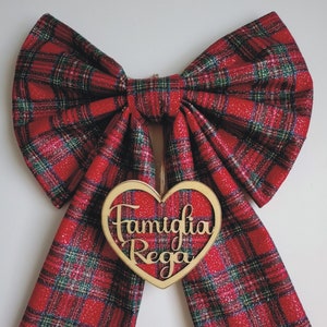 Natale Fiocco Fuori Porta in Pannolenci con Cuore in Legno Personalizzato 50 x 36 cm Modello TARTAN 55 Artigianale Fatto a Mano