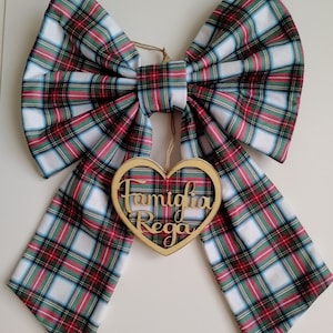 Natale Fiocco Fuori Porta in Pannolenci con Cuore in Legno Personalizzato 50 x 36 cm Modello TARTAN 44 Artigianale Fatto a Mano