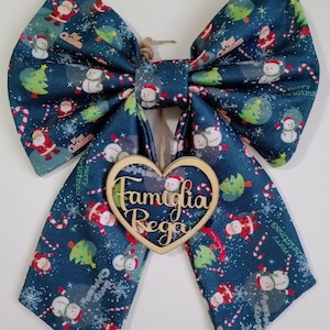 Natale Fiocco Fuori Porta in Pannolenci con Cuore in Legno Personalizzato 50 x 36 cm Modello Noel 64 Artigianale Fatto a Mano