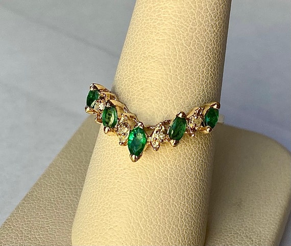 Gold Emerald Diamond Vintage V-shape Ring,solid 1… - image 2
