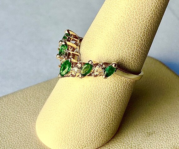 Gold Emerald Diamond Vintage V-shape Ring,solid 1… - image 9