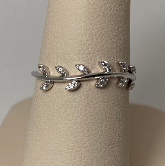 Diamond Trinity Ring Set: 14kt Gold Leaf Bands, S… - image 7