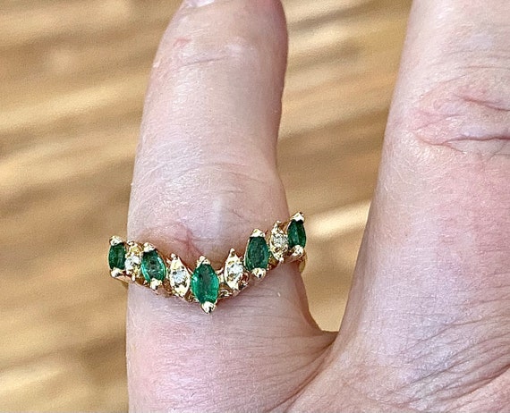 Gold Emerald Diamond Vintage V-shape Ring,solid 1… - image 3