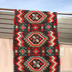 Vintage Romanian rug, handmade wool rug, kilim Moldavian art, hand-woven in the 50s, boho floral style, tapis moldave, 205x115cm.