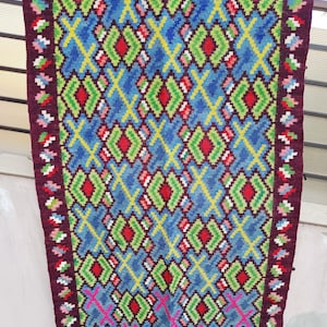 Vintage Romanian rug, handmade wool rug, kilim Moldavian art, hand-woven in the 50s, boho rustic style, tapis moldave, 320x105cm.