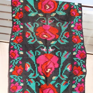 Antique Romanian rug, handmade wool rug, kilim Moldavian art, hand-woven in the 50s, tapis moldave, cozy boho style, 200x120cm.