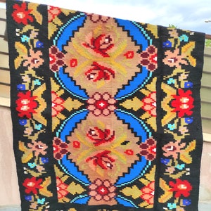 Antique Romanian rug, handmade wool rug, kilim Moldavian art, hand-woven in the 1900s, tapis moldave, cozy boho style, 240x150cm.