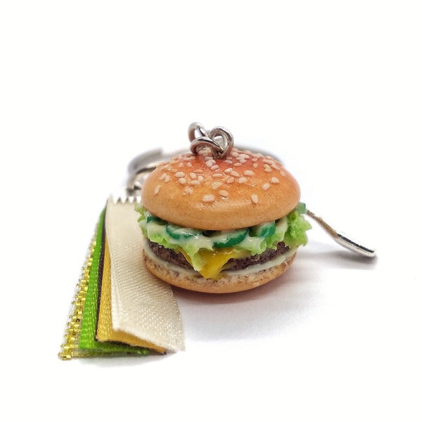 Porte-clé - Hamburger réaliste avec salade, concombre, steak, sauce... en pâte polymère / fait-main