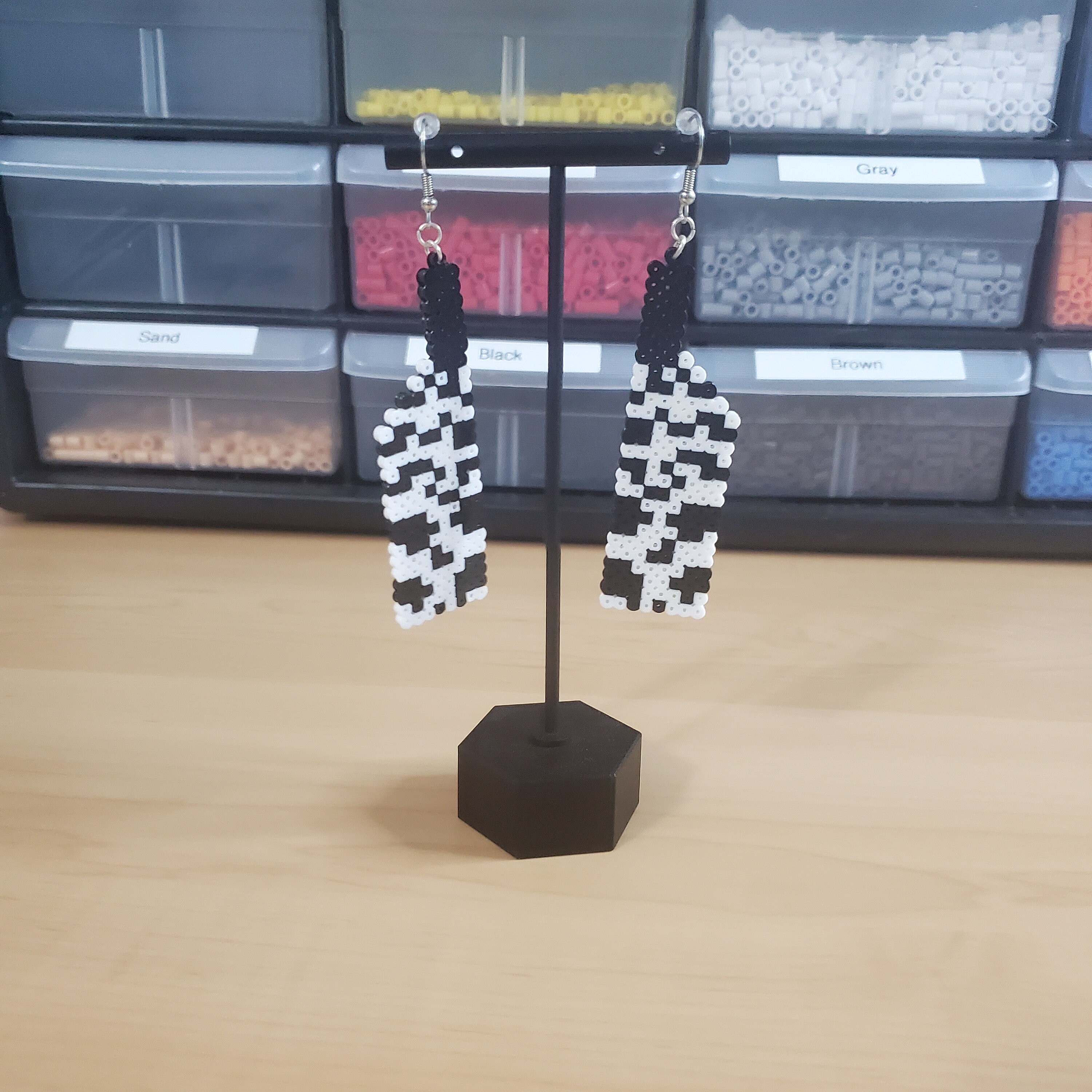 【みこし】雨氣 貝殻イヤリングとワンピース ありくいたん mihoko inoue | 貝殻ピアスとお魚ピアス 陶器で