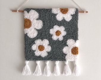 Punch Needle Wall Hanging, Floral Wall Hanging, Punch Needle Wall Decor, Daisy Decoration